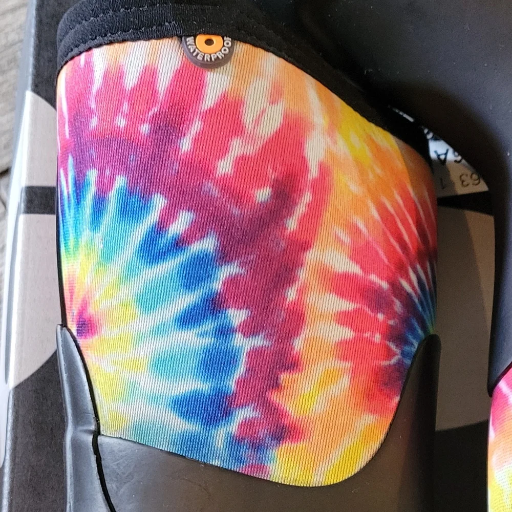 Bogs Classic Stomper Rainbow Tie Dye Winter Boots Neoprene Gorpcore Psychedelic